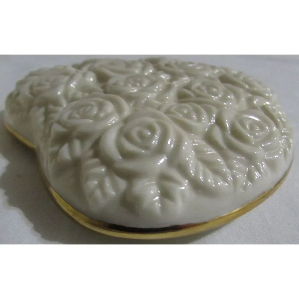 Lenox Heart trinket box China 24 karat gold trim off white Roses